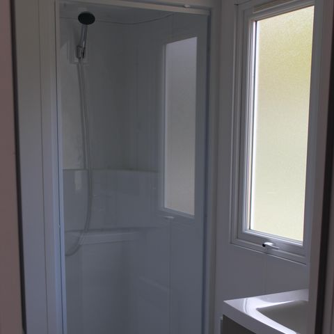 Mobilhome 4 personnes - Confort 27m² dont terrasse 2 chambres + TV