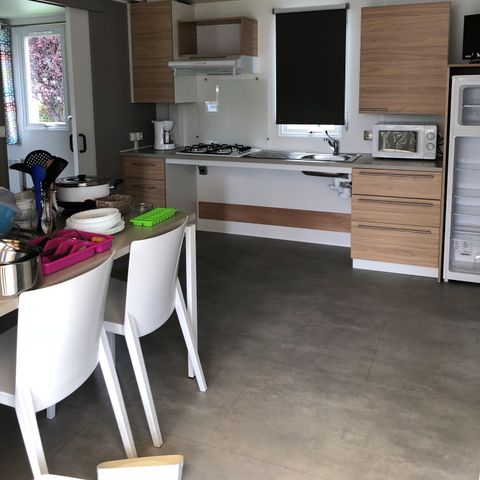 Mobilhome 4 personnes - Confort 27m² PMR 2 chambres dont terrasse + TV