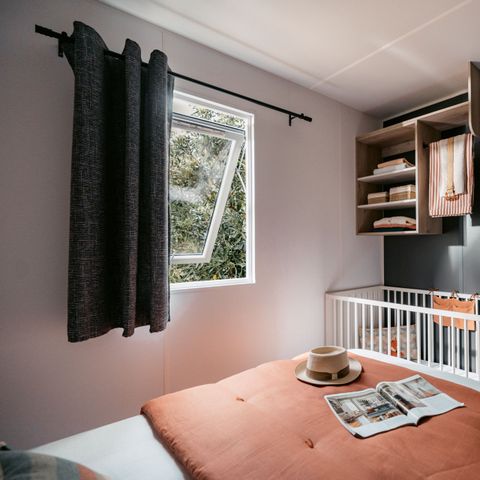 BUNGALOW 4 personnes - 25m² Premium  (2ch-4pers) dont Terrasse semi-couverte + TV + LV + BBQ