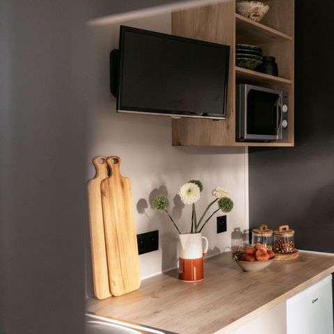 BUNGALOW 4 personnes - 25m² Premium  (2ch-4pers) dont Terrasse semi-couverte + TV + LV + BBQ