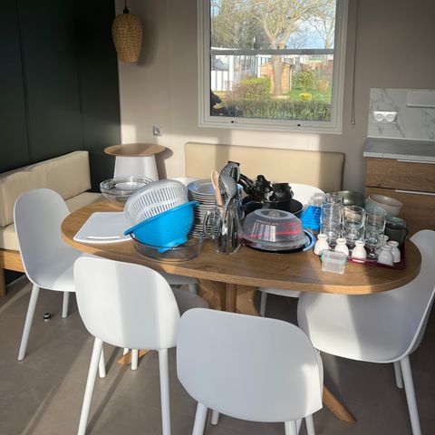 Mobilhome 6 personnes - 35m² Premium (3ch-6pers) + Terrasse + TV + LV