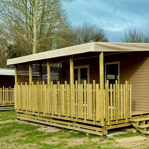 BUNGALOW 4 personnes - Confort 32m² (2 chambres) dont terrasse couverte + TV + BBQ