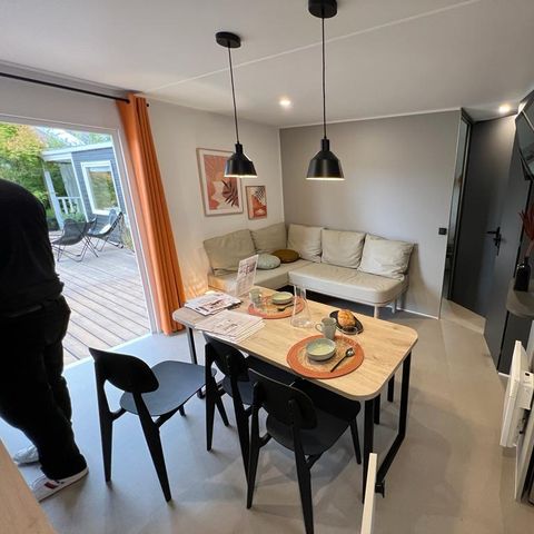 Mobilhome 4 personnes - Confort 32m² (2 chambres) dont terrasse couverte + TV + BBQ