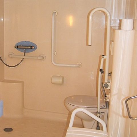 BUNGALOW 4 personnes - Mobil-home PMR | Comfort XL | 2 Ch. | 4/6 Pers. | Terrasse surélevée | Clim. | TV