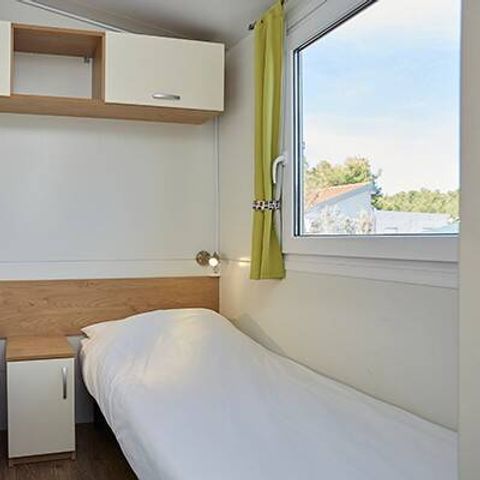 BUNGALOW 6 personnes - Mobil-home | Premium | 3 Ch. | 6 Pers. | Terrasse surélevée | 2 SDB | Clim.