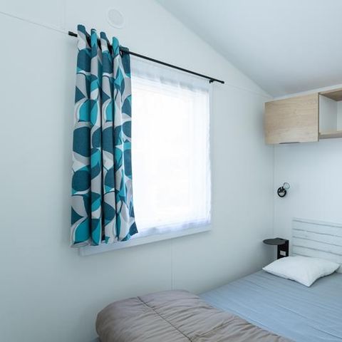 BUNGALOW 6 personnes - Mobil-home Grand Large 34.5m² (3 chambres) (- de 8 ans) + TV + Terrasse 4/6 pers