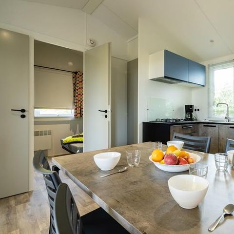 BUNGALOW 5 personnes - Mobil-home Evasion 28.5m² (2 chambres) (- de 9 ans) + TV + Terrasse 4/5 pers