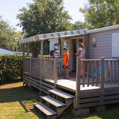 BUNGALOW 8 personnes - Mobil-home Sable 40m² (4 chambres) + TV + Terrasse couverte (+ de 8 ans) 8 pers
