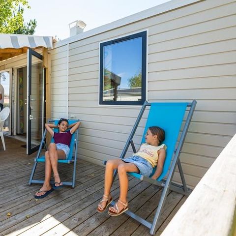 BUNGALOW 8 personnes - Mobil-home Sable 40m² (4 chambres) + TV + Terrasse couverte (+ de 8 ans) 8 pers