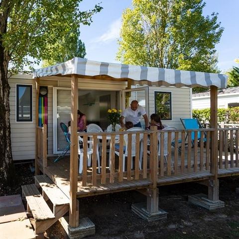 BUNGALOW 8 personnes - Mobil-home Sable 40m² (4 chambres) + TV + Terrasse couverte (+ de 8 ans) 8 pers