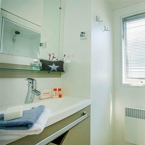 BUNGALOW 6 personnes - Mobil-home | Premium | 3 Ch. | 6 Pers. | Terrasse surélevée | 2 SDB | Clim.