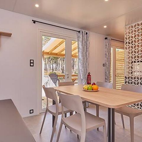 BUNGALOW 6 personnes - Mobil-home | Premium Exclusive | 3 Ch. | 6 Pers. | Terrasse surélevée | Jacuzzi | 1 SDB | Clim. | TV