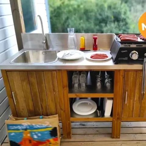 Mobilhome 6 personnes - Salon Premium avec 3 chambres - cuisine extérieure
