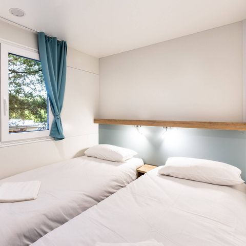 BUNGALOW 6 personnes - Premium | 3 Chambres | Capacité 6 personnes | Terrasse Lounge | 1 Salle de bain | Climatisation | TV