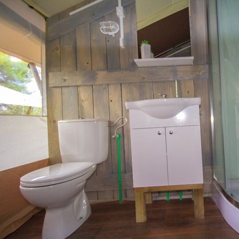 Tente en toile et en bois 4 personnes - Bijela Uvala - Tente safari + sanitaires + climatisation (5P)