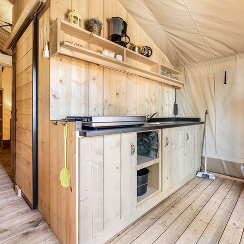 Tente en toile et en bois 4 personnes - Bijela Uvala - Tente Safari + sanitaires + air conditionné (6P)