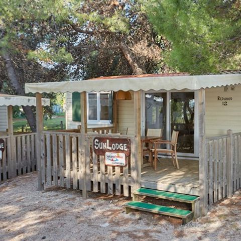 Mobilhome 4 personnes - Classic XL | 2 Ch. | 4 Pers. | Terrasse surélevée | 2 SDB | Clim. | TV