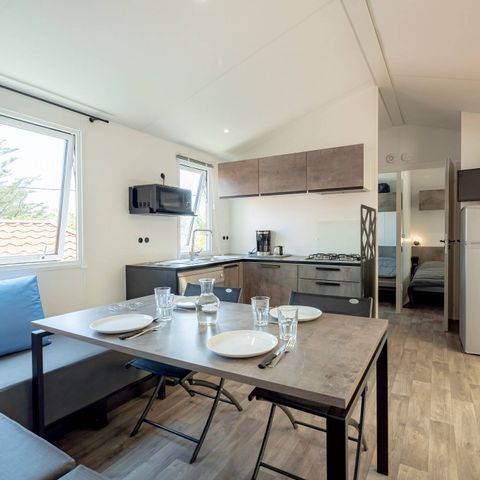 BUNGALOW 8 personnes - Mobil-home | Premium | 4 Ch. | 8 Pers. | Terrasse Lounge | 2 SDB | Clim. | TV