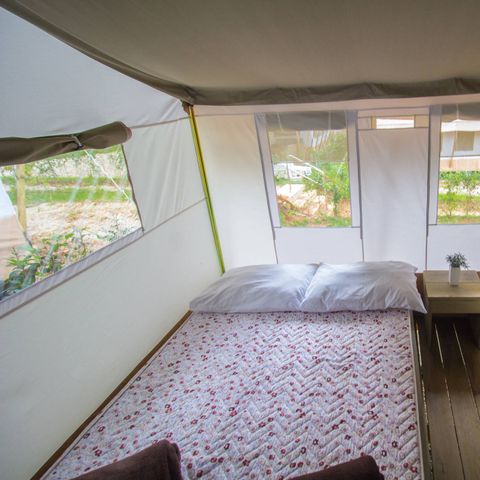 TENTE TOILE ET BOIS 5 personnes - Luxe Safaritent Sanitaire