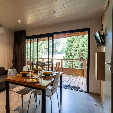 BUNGALOW 6 personnes - Kabane XXL sur Pilotis 4 Pièces 6 Personnes Climatisé + TV