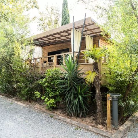 HÉBERGEMENT INSOLITE 5 personnes - Lodge Kabane sur Pilotis 3 Pièces 5 Personnes Climatisé + TV