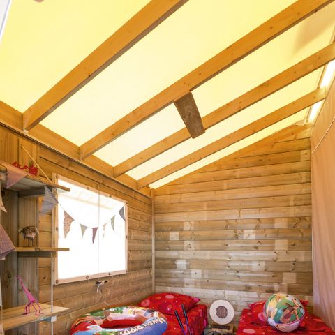 TENTE TOILE ET BOIS 5 personnes - C- Lodge Pilotis - 2 chambres 24m² avec terrasse couverte