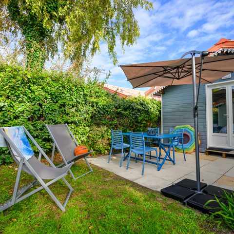 CHALET 4 personnes - D/ CHALET CONFORT 1 ch. 2/4 pers. - 25m2 - terrasse parasol