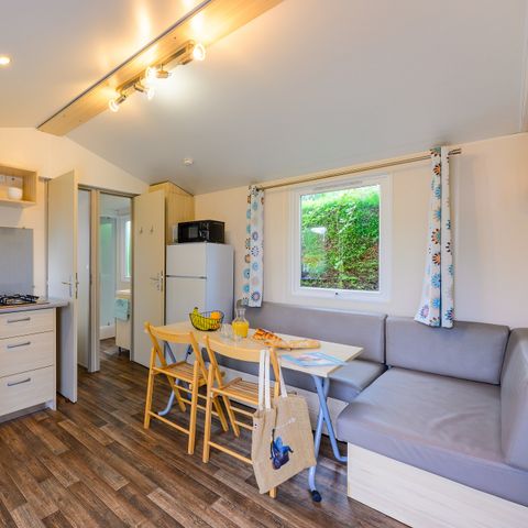 BUNGALOW 4 personnes - D/ LOISIR CONFORT 2 ch. 4 pers. - 25m2 - terrasse parasol 4 pers.