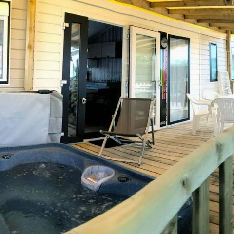 BUNGALOW 6 personnes - EXCLUSIF 3 chambres Jacuzzi avec suite parentale