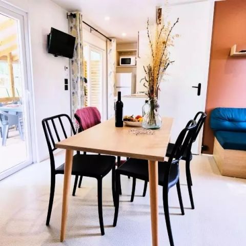 Mobilhome 6 personnes - Premium 4 Pièces 6 Personnes Climatisé + TV