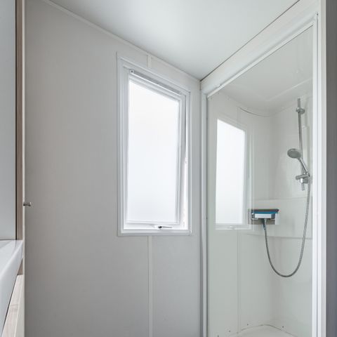 BUNGALOW 2 personnes - Mobil-home Confort 18,60 m² (1 chambre) + terrasse bois semi-couverte