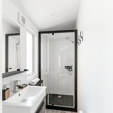 BUNGALOW 6 personnes - Mobil-home Premium 33m² (3 chambres) + Lave Vaisselle + Lit 160 + Terrasse semi-couverte 15m²
