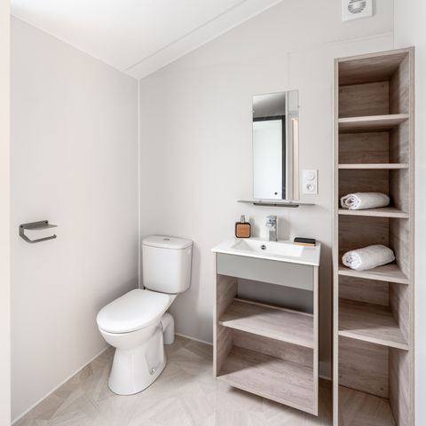 BUNGALOW 2 personnes - Mobil-home Premium 19m² (1 chambre) + Lave-vaisselle + Terrasse semi-couverte 11m²