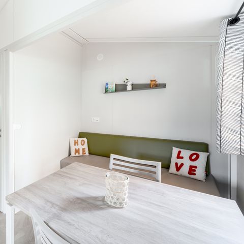 BUNGALOW 2 personnes - Mobil-home Premium 19m² (1 chambre) + Lave-vaisselle + Terrasse semi-couverte 11m²