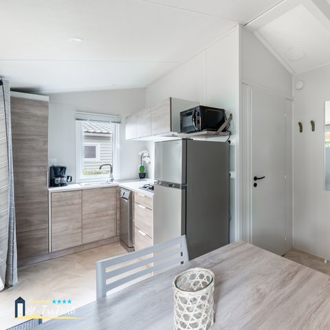 BUNGALOW 2 personnes - Mobil-home Premium 19m² (1 chambre) + Lave-vaisselle + Terrasse semi-couverte 11m²