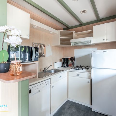 CHALET 4 personnes - Chalet Premium 35m² (2 chambres) + Climatisation + Lave-vaisselle + Terrasse couverte 12m²