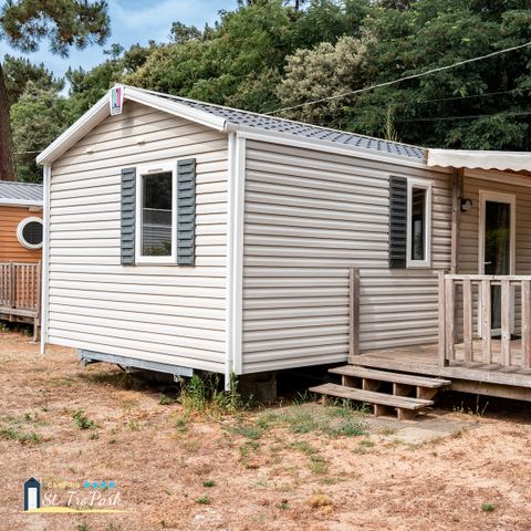 BUNGALOW 4 personnes - Mobil-home Confort 27.5m² (2 chambres) + terrasse bois semi-couverte 11m²