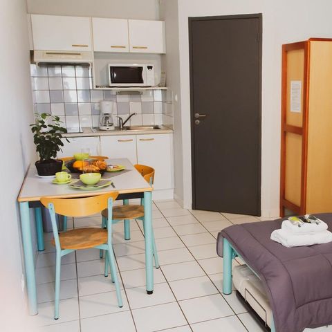 STUDIO 3 personnes - BALCON TV