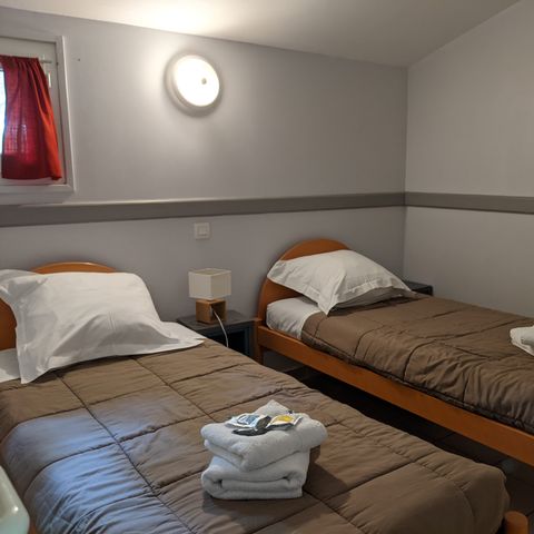 MAISON 6 personnes - Pavillon 6- 1 chambre + 1 chambre cabine + terrasse + Climatisation + TV - 40m²