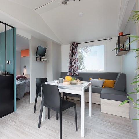 BUNGALOW 5 personnes - Mobil home Premium 32 m² 2 chambres + terrasse 12m² semi-couverte (9m²) + TV + climatisation 4/5 pers