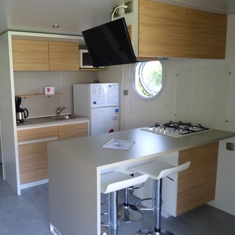 BUNGALOW 5 personnes - Mobil home Premium 32 m² 2 chambres + terrasse 12m² semi-couverte (9m²) + TV + climatisation 4/5 pers
