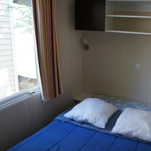 BUNGALOW 5 personnes - Mobil home Confort 32 m² 2 chambres + terrasse 12m² semi-couverte (9m²) + TV 4/5 pers