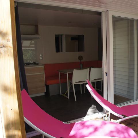 BUNGALOW 4 personnes - Mobil home Premium 32m² 2 chambres + 2 salles de bain + terrasse couverte 9m² + TV + Clim 4 pers