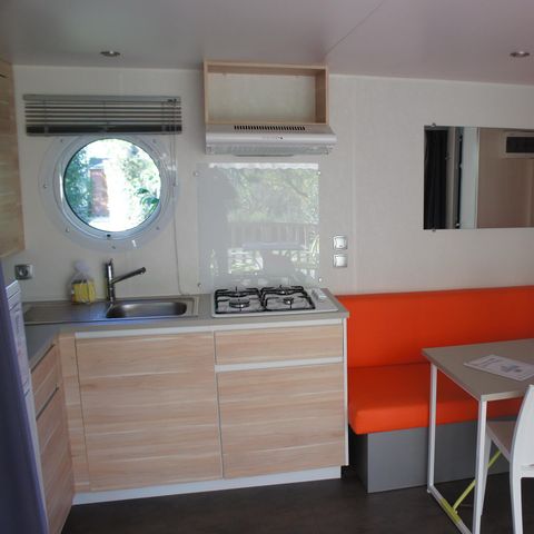 BUNGALOW 4 personnes - Mobil home Premium 32m² 2 chambres + 2 salles de bain + terrasse couverte 9m² + TV + Clim 4 pers