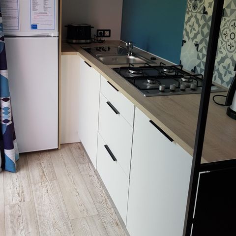 Mobilhome 7 personnes - Mobil home Luxe 32m² 3 chambres + terrasse 12m² semi-couverte (9m²) + TV + Clim 6/7 pers