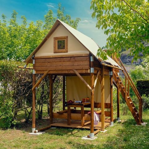 HÉBERGEMENT INSOLITE 2 personnes - Tente bivouac+ 6m² 1 chambre terrasse et frigo 2 pers