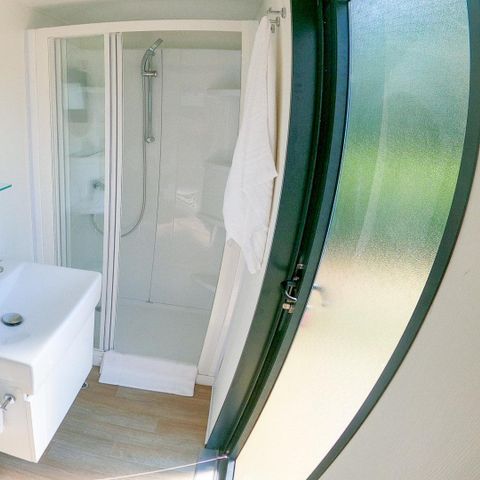 Emplacement - Emplacement Comfort avec sanitaires - 75m² - 6 amp