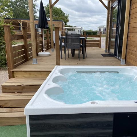 BUNGALOW 4 personnes - MOBIWOOD 36 avec son JACUZZI PRIVATIF - 2 Chambres