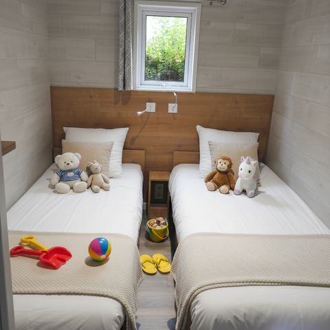 BUNGALOW 4 personnes - MOBIWOOD 36 avec son JACUZZI PRIVATIF - 2 Chambres