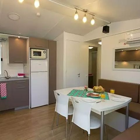 BUNGALOW 6 personnes - Mobil-home | Classic | 3 Ch. | 4/6 Pers. | Terrasse Couverte | Clim.